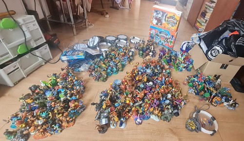 Skylanders choose your bundle - choose,